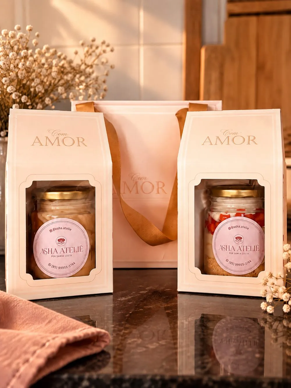 Com Amor: 2 potes de vidro em caixas com visor, com sacola. Escolha 2 sabores, iguais ou diferentes